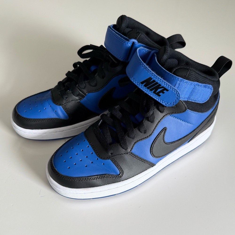 Nike Court Borough Mid 2 kid’s black and blue sneakers